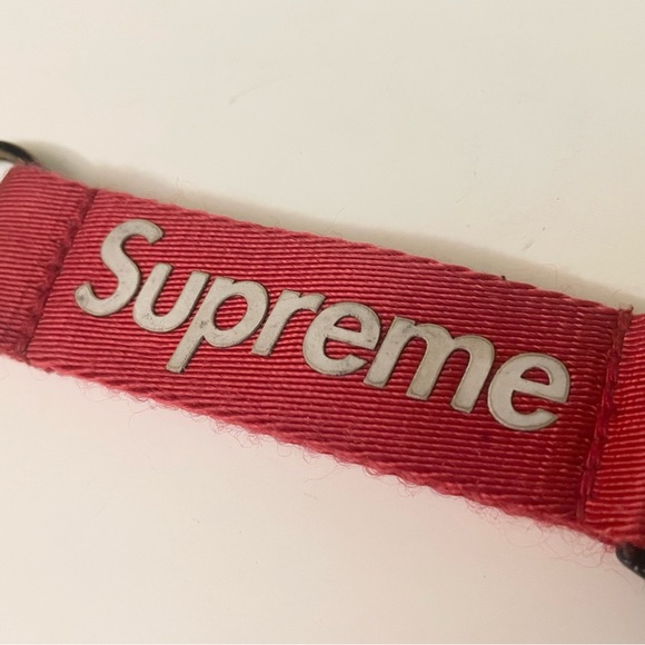 Supreme Webbing Keychain Red Logo Accessory - Picture 14 of 15